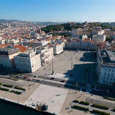 Appartamento In Centro Storico Triest Exterior foto