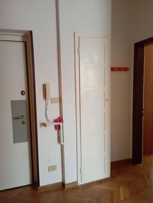 Appartamento In Centro Storico Triest Exterior foto